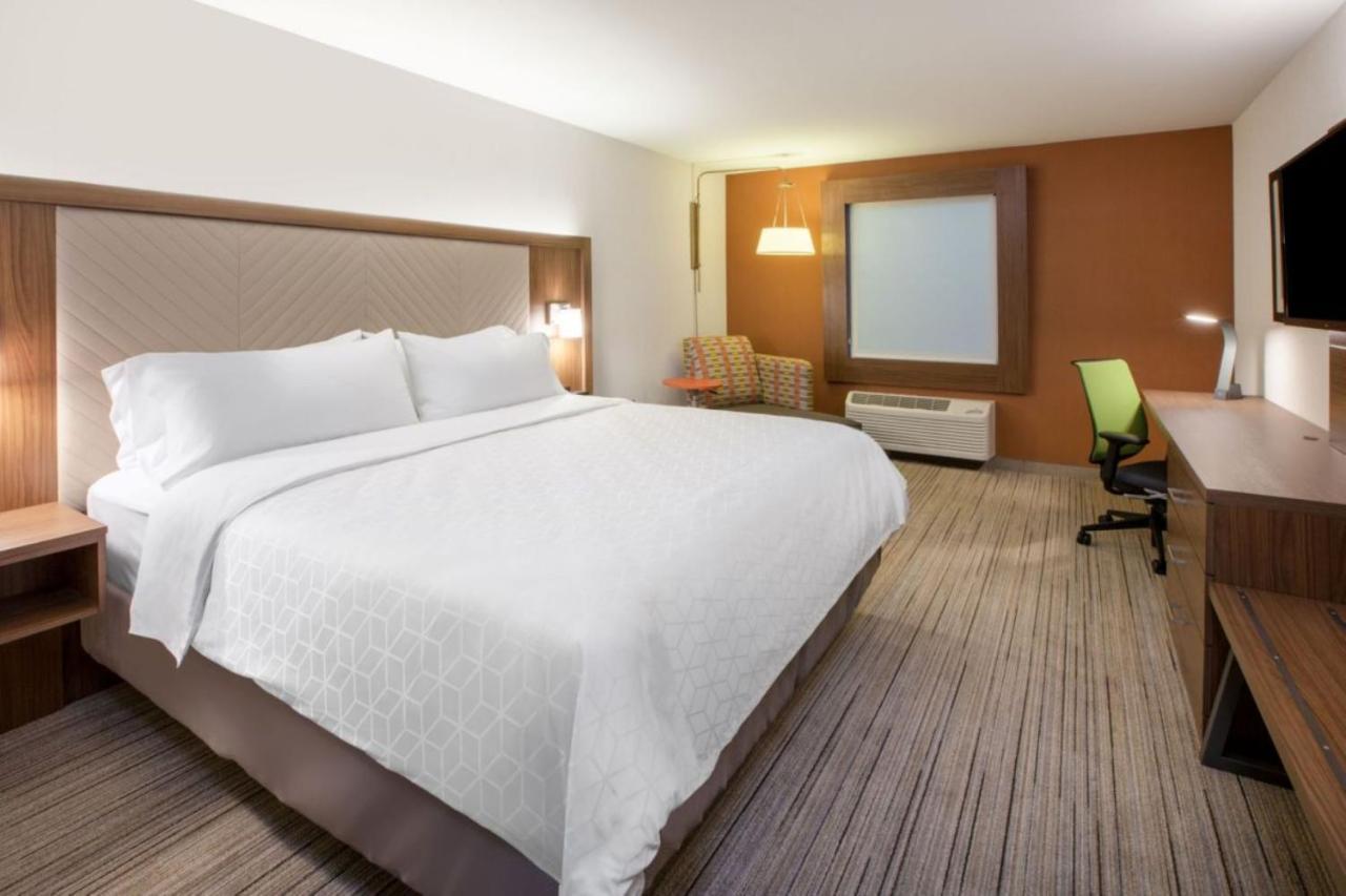 Holiday Inn Express & Suites Ozona By Ihg Exterior photo