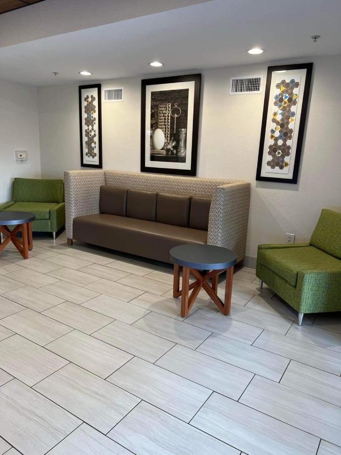 Holiday Inn Express & Suites Ozona By Ihg Exterior photo