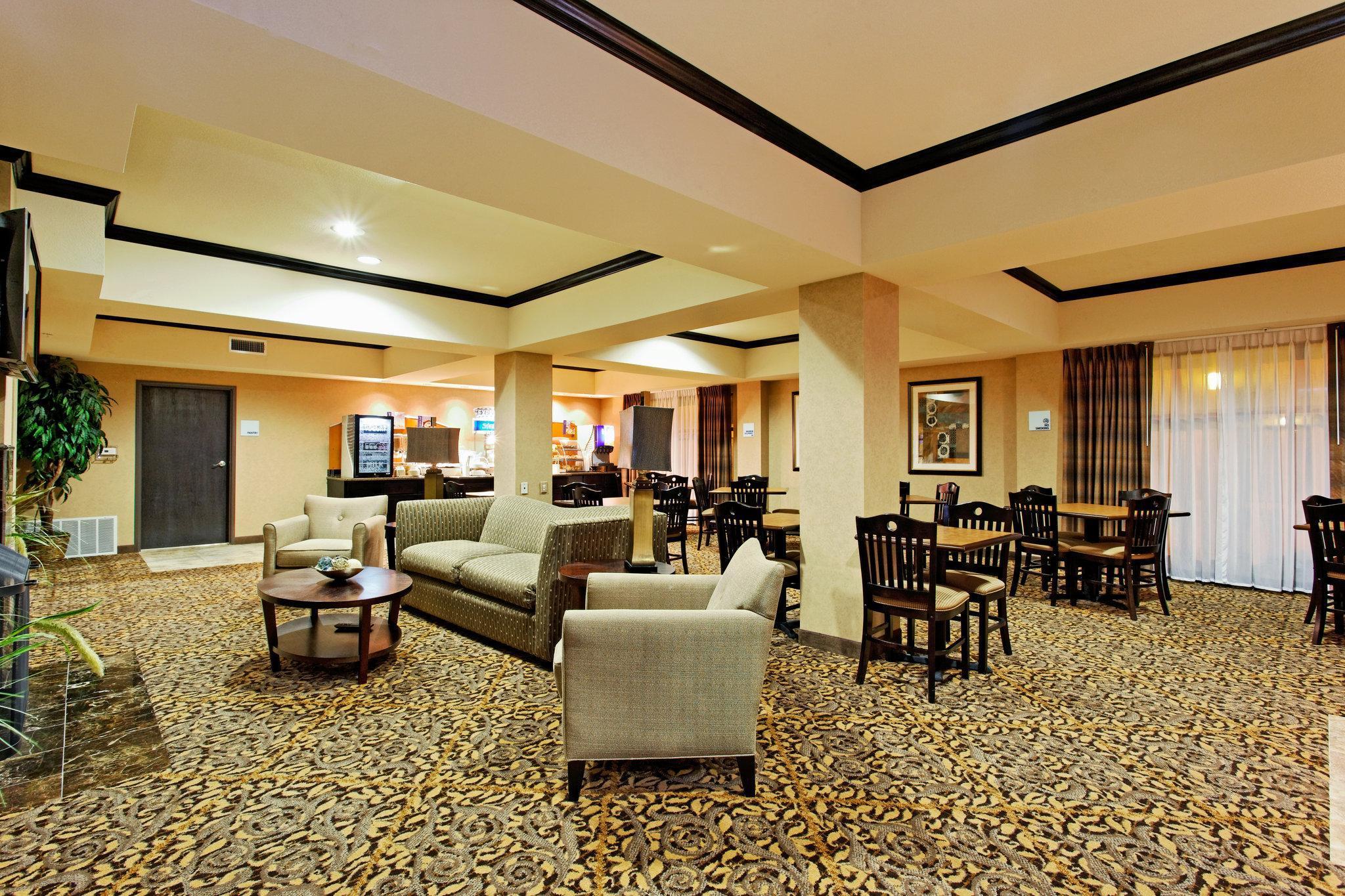 Holiday Inn Express & Suites Ozona By Ihg Exterior photo